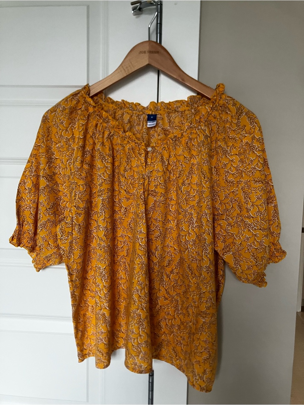 Old Navy Mustard Yellow Floral Peasant Blouse Size M